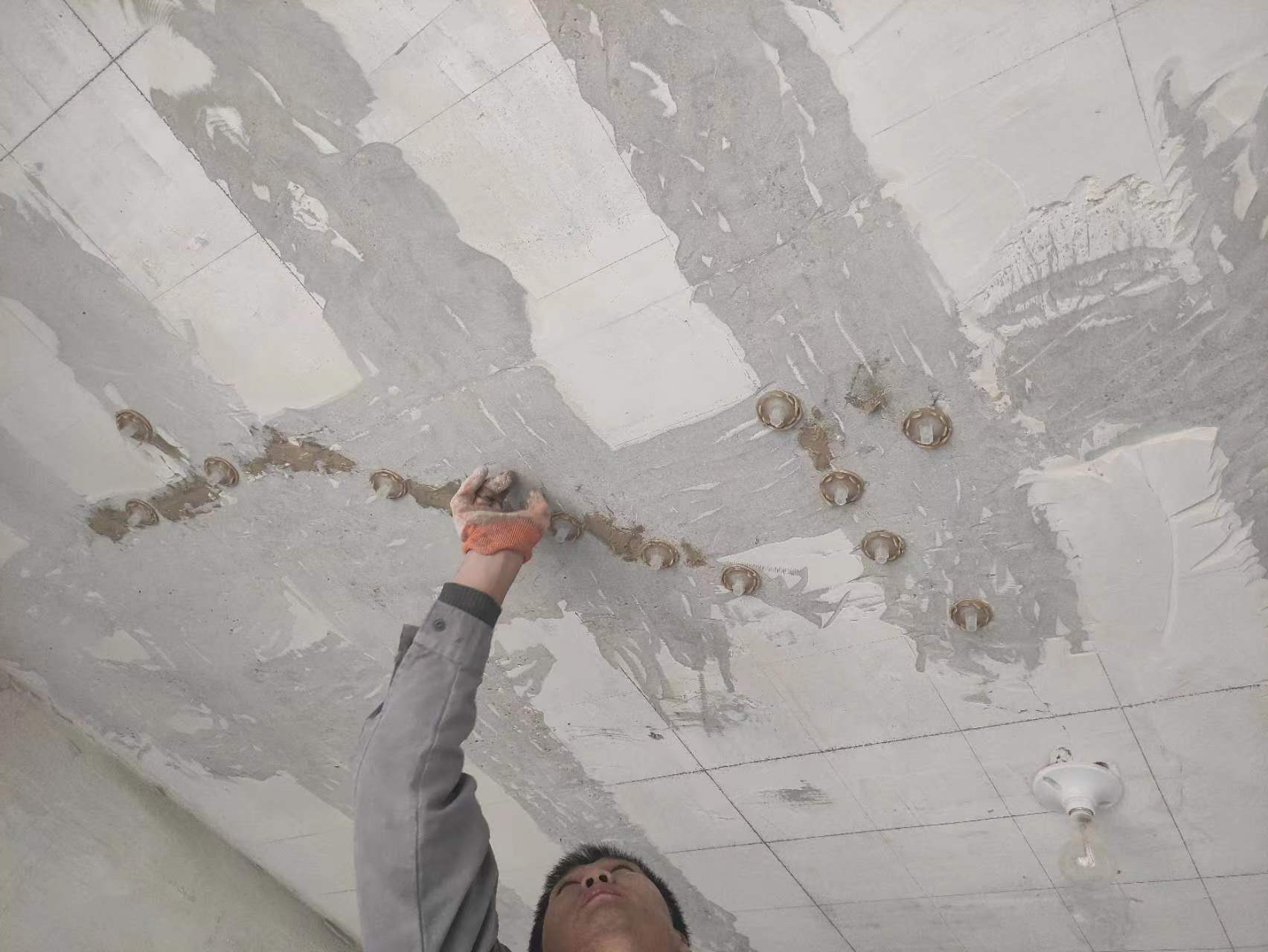 扬州混凝土楼板裂缝为什么会开裂?怎么修补?